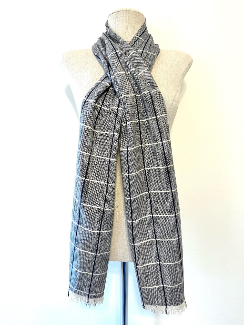 Evan-Picone Vintage Windowpane Scarf Navy Ivory Birdseye Tweed Fringe EUC Preppy